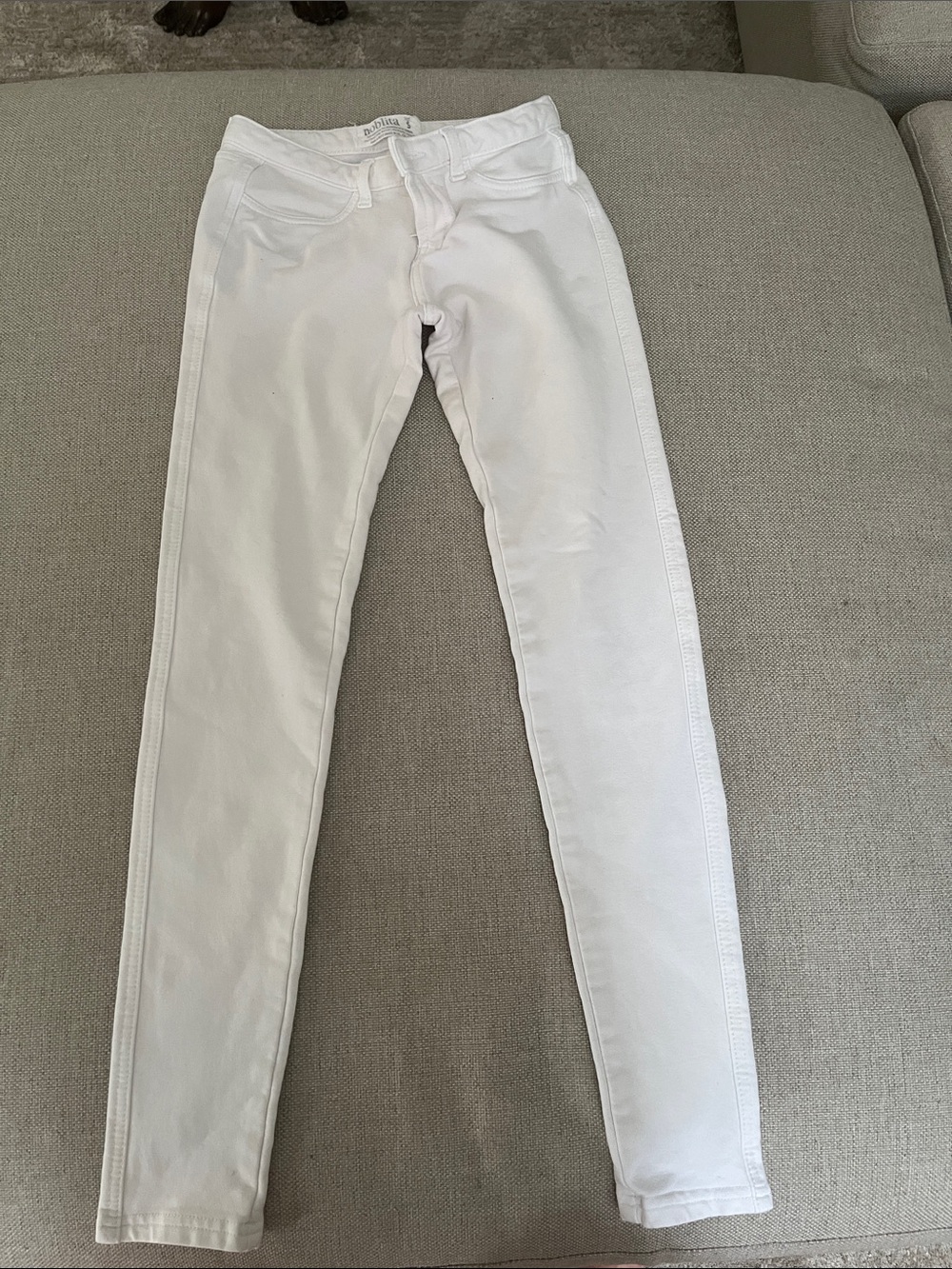 White Women's Skinny Jeans - Clean Classic Fit
